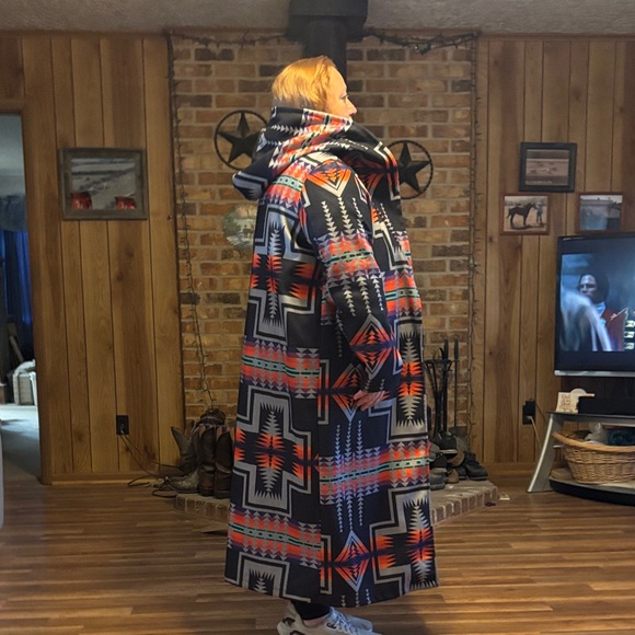 Colorful Geometric Patterned Coat - Picture 2 of 4